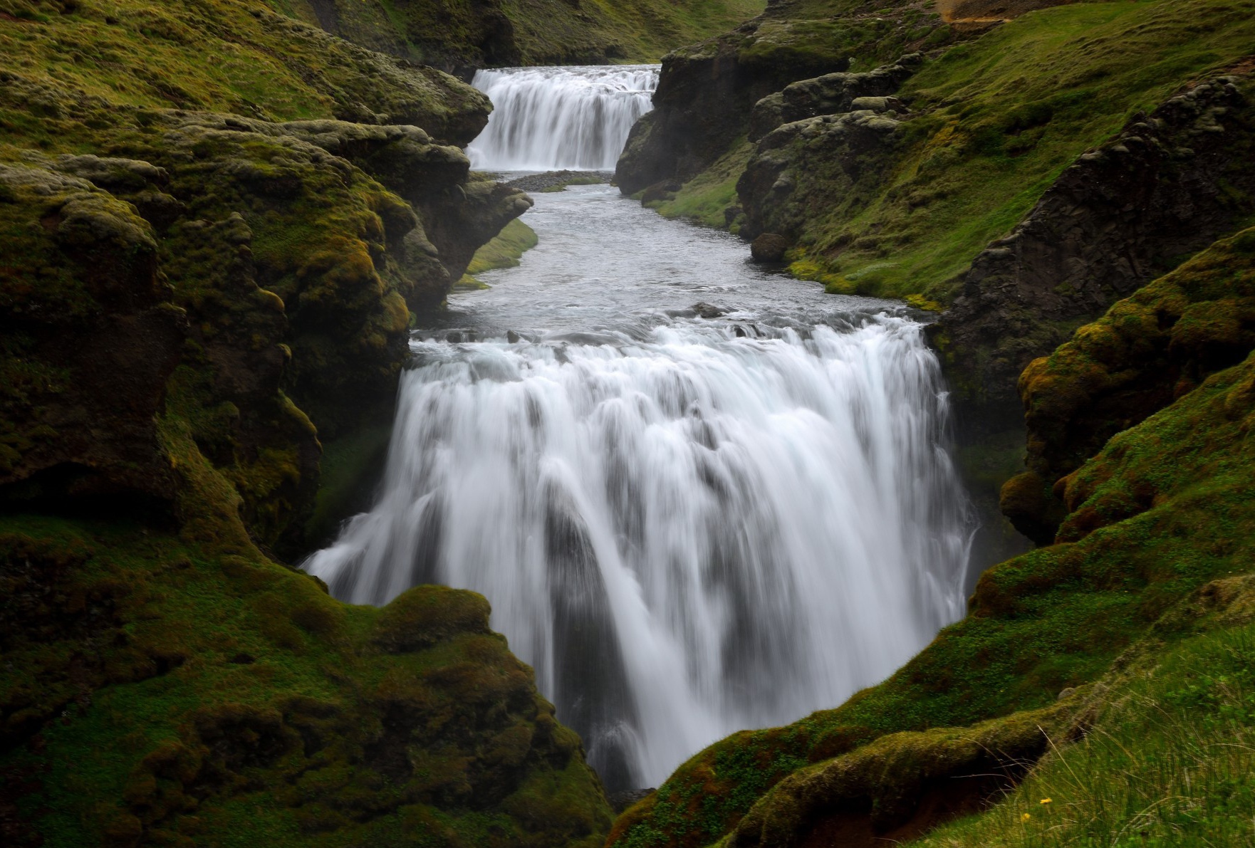 Bildershow: Island begeistert mit spektakulären Wasserfällen